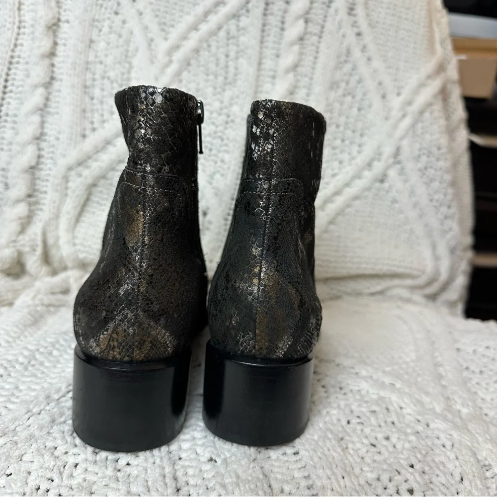 Vionic Kamryn Boa Leather Ankle Boot Size 7.5
